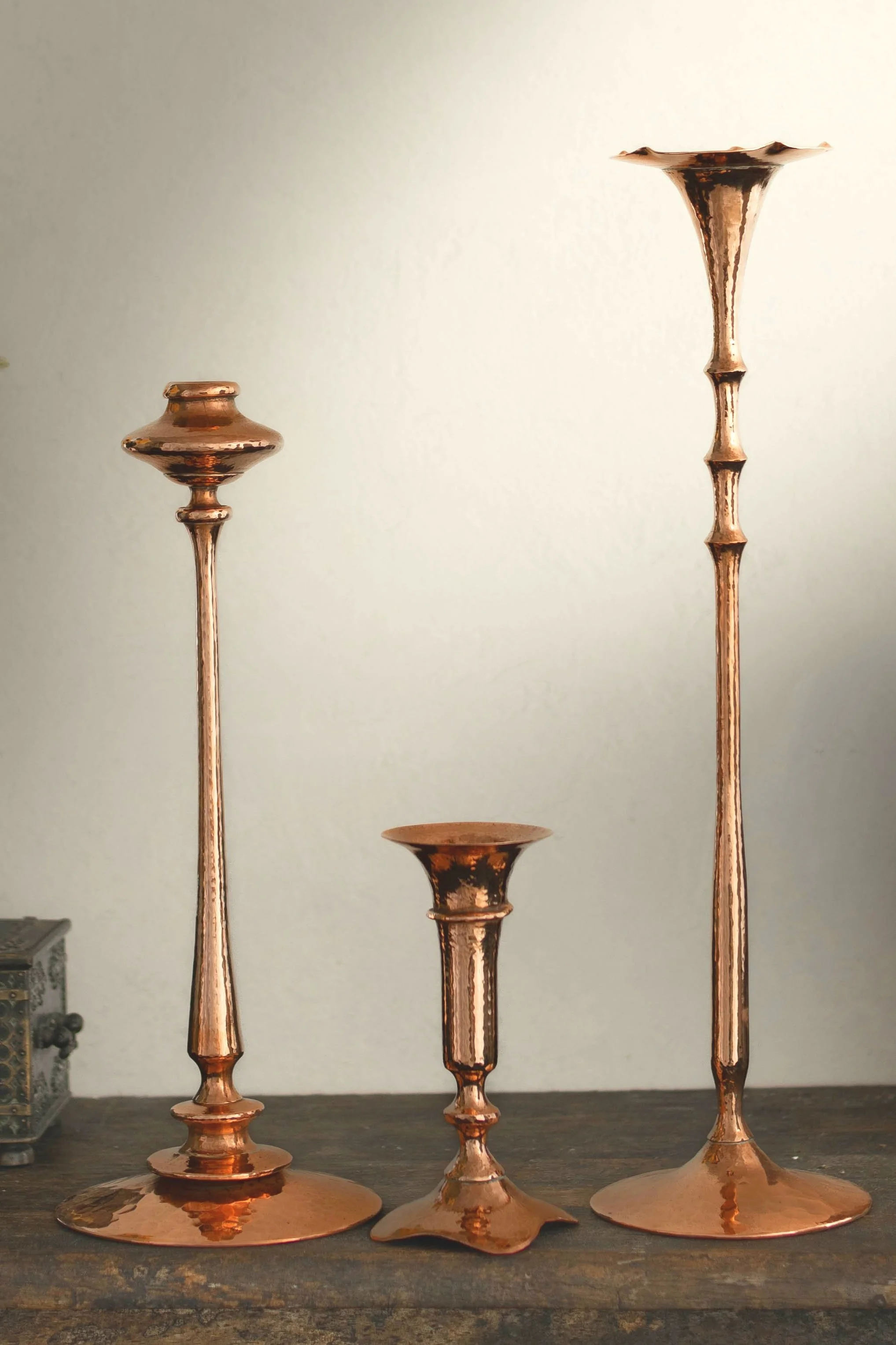 Hessel Studios 銅製キャンドルスタンド　ハンドメイド　2個セット Hand Hammered Copper Candle Holders | Unique & Elegant Decor
